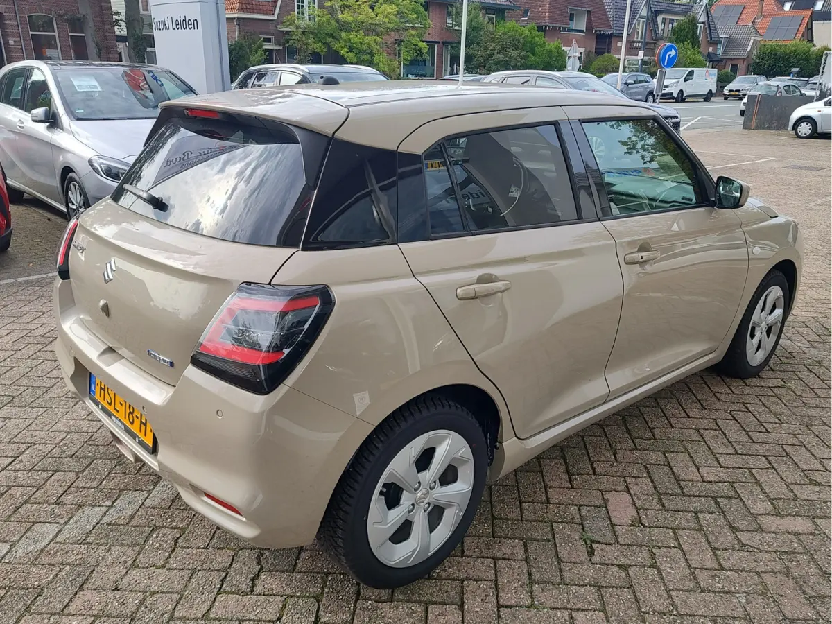 1.2 SELECT SMART HYBRID Navi | Draadloze Carplay | All Season