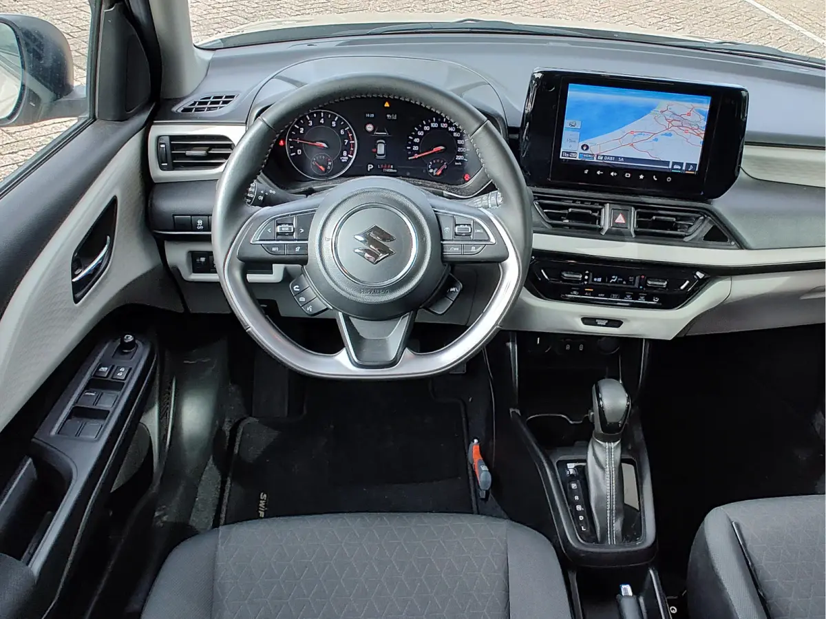 1.2 SELECT SMART HYBRID Navi | Draadloze Carplay | All Season