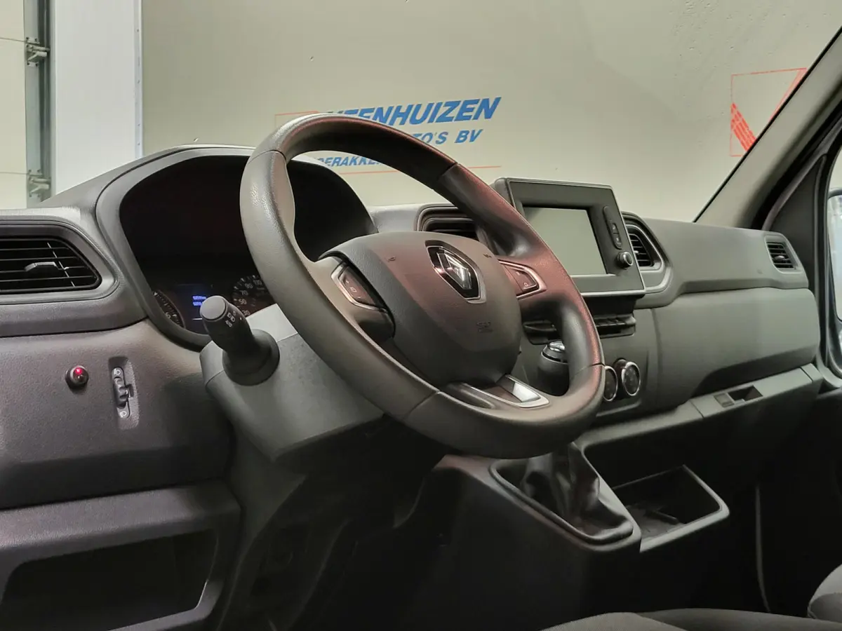 2.3dCi 135pk L2/H2 Euro 6!