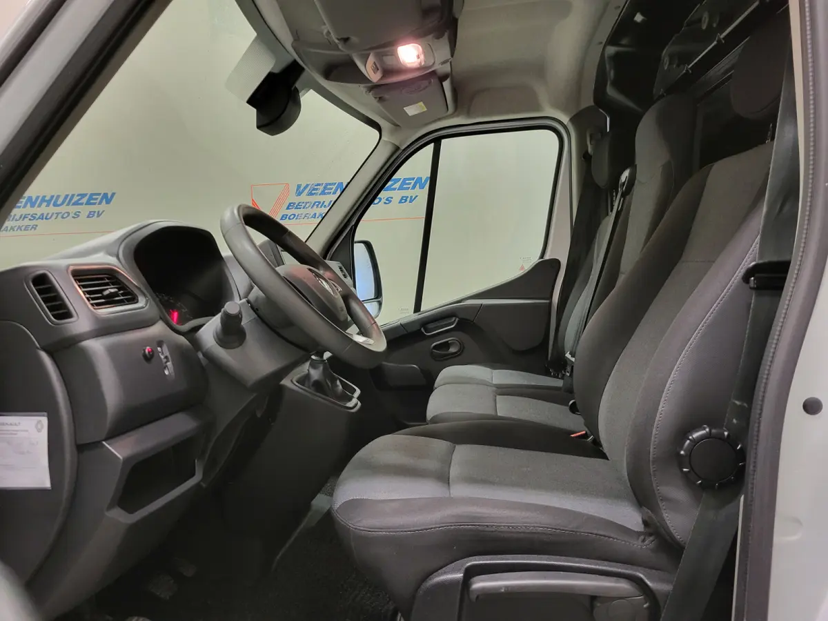 2.3dCi 135pk L2/H2 Euro 6!