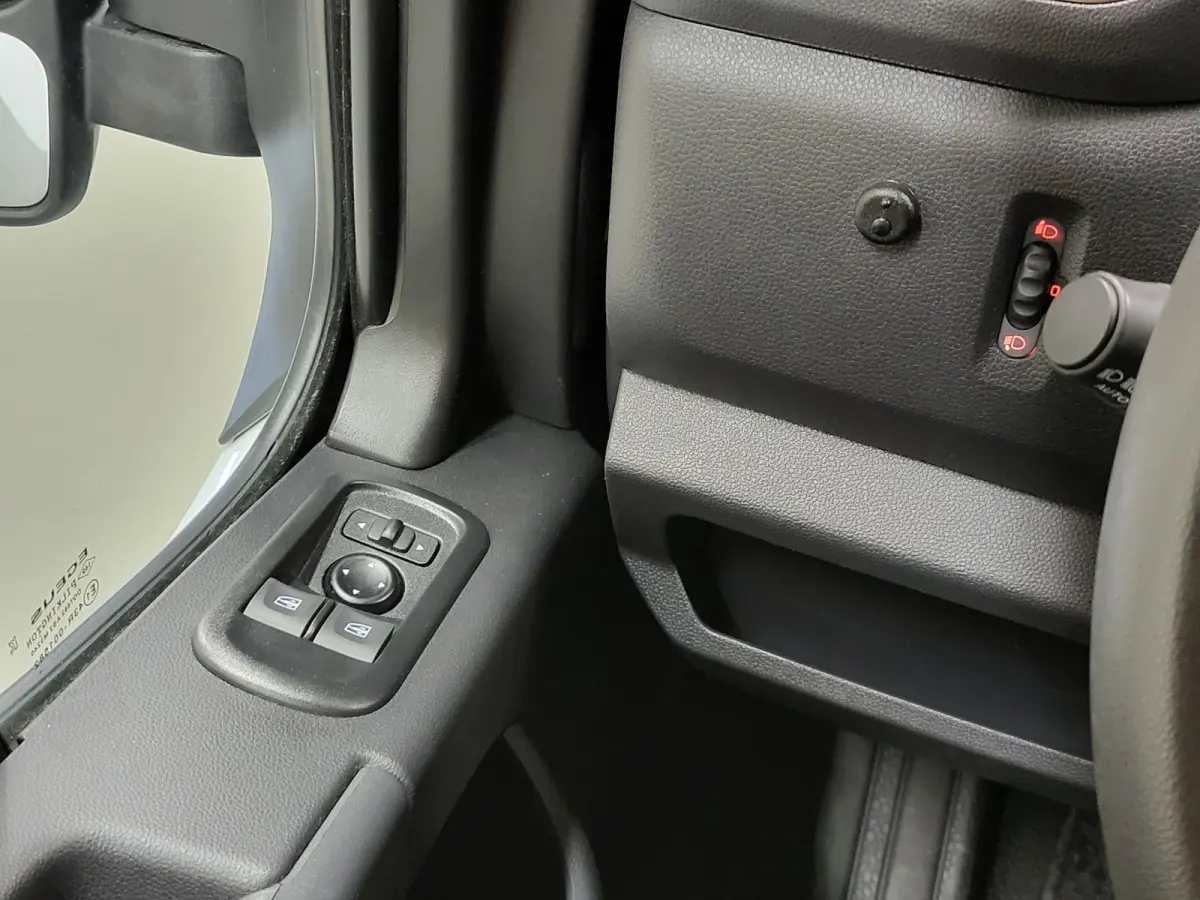 2.3dCi 135pk L2/H2 Euro 6!