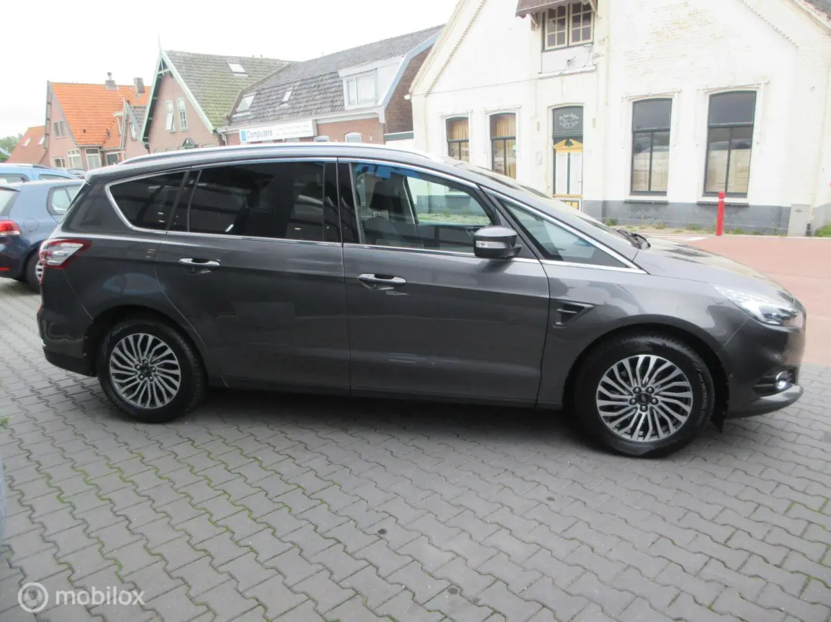 1.5 Vignale 7p. 82dkm! Airco Cruise Verw stoelen Navigatie Trekhaak