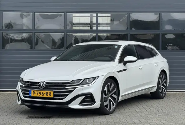 1.4 TSI EHYBRID R-LINE BUSINESS+ I SCHUIF/KANTELDAK I STOELVERWARMING I APPLE CARPLAY I P-CAMERA