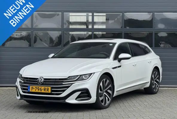 1.4 TSI EHYBRID R-LINE BUSINESS+ I SCHUIF/KANTELDAK I STOELVERWARMING I APPLE CARPLAY I P-CAMERA