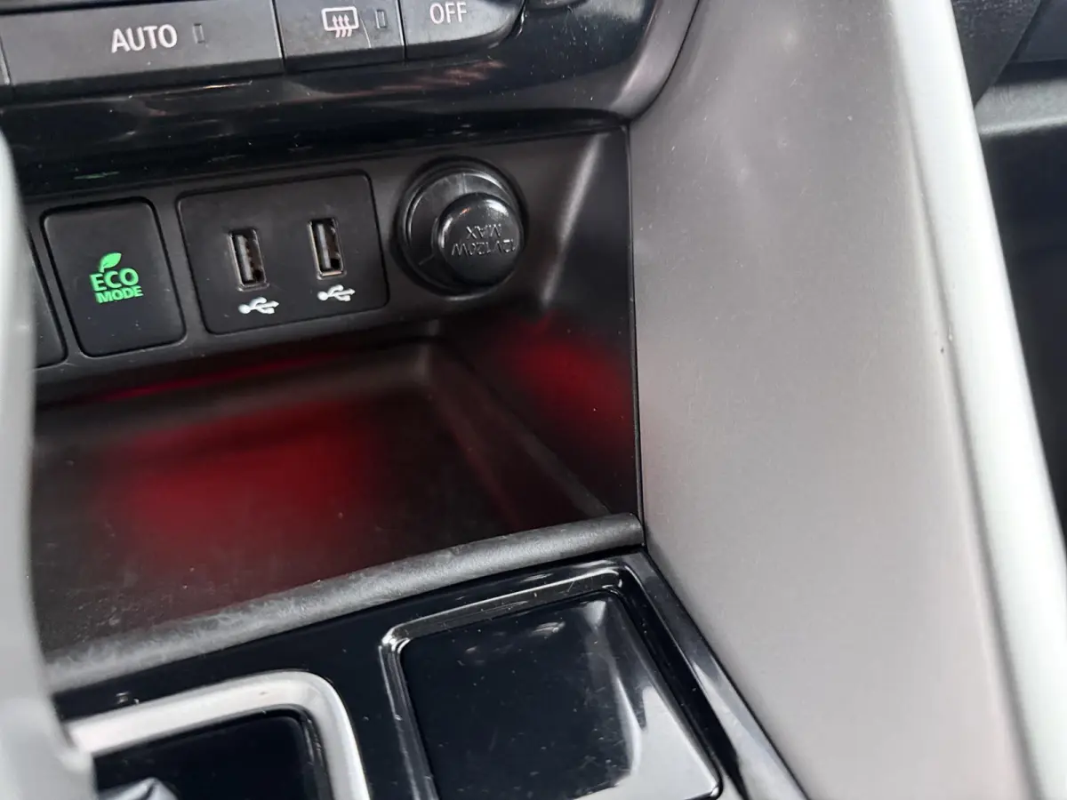 1.5 DI-T Pure | AUTOMAAT | | Achteruitcamera | Apple CarPlay | Trekhaak |