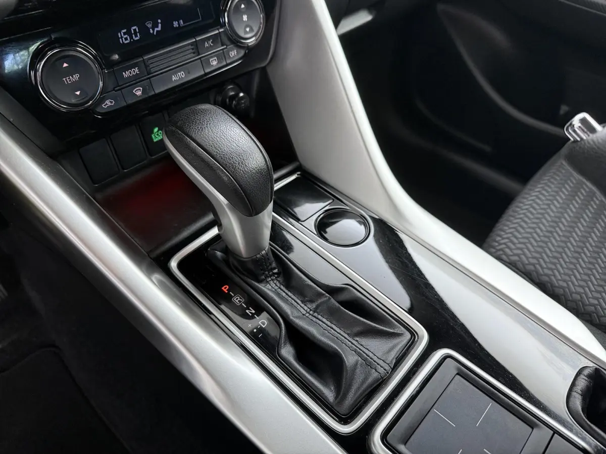 1.5 DI-T Pure | AUTOMAAT | | Achteruitcamera | Apple CarPlay | Trekhaak |