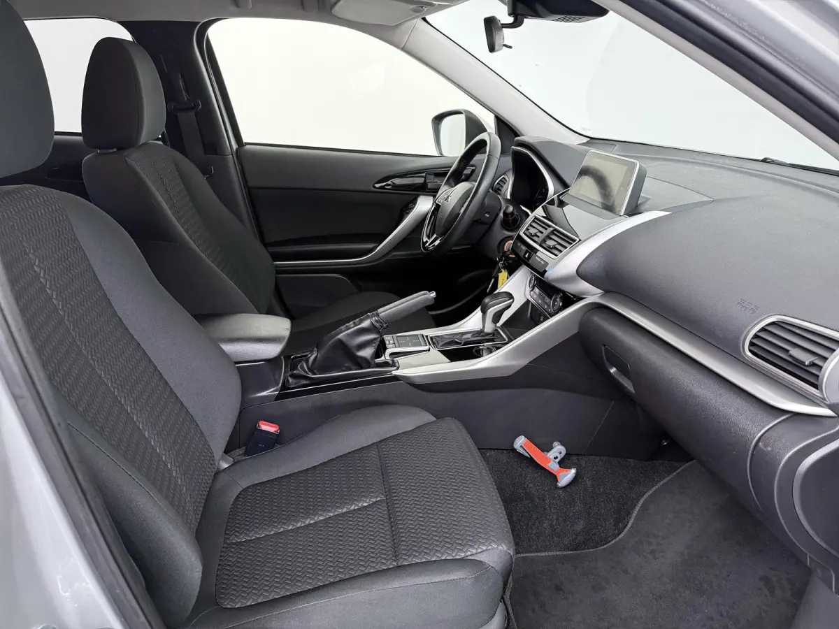 1.5 DI-T Pure | AUTOMAAT | | Achteruitcamera | Apple CarPlay | Trekhaak |