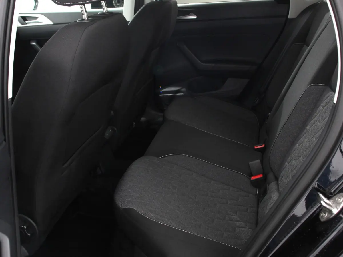 1.0 TSI Move Navigatie App Connect / Android Auto / Apple Carplay Climate Control Parkeer sensoren Lichtmetalen Velgen Dab Digitale Cockpit