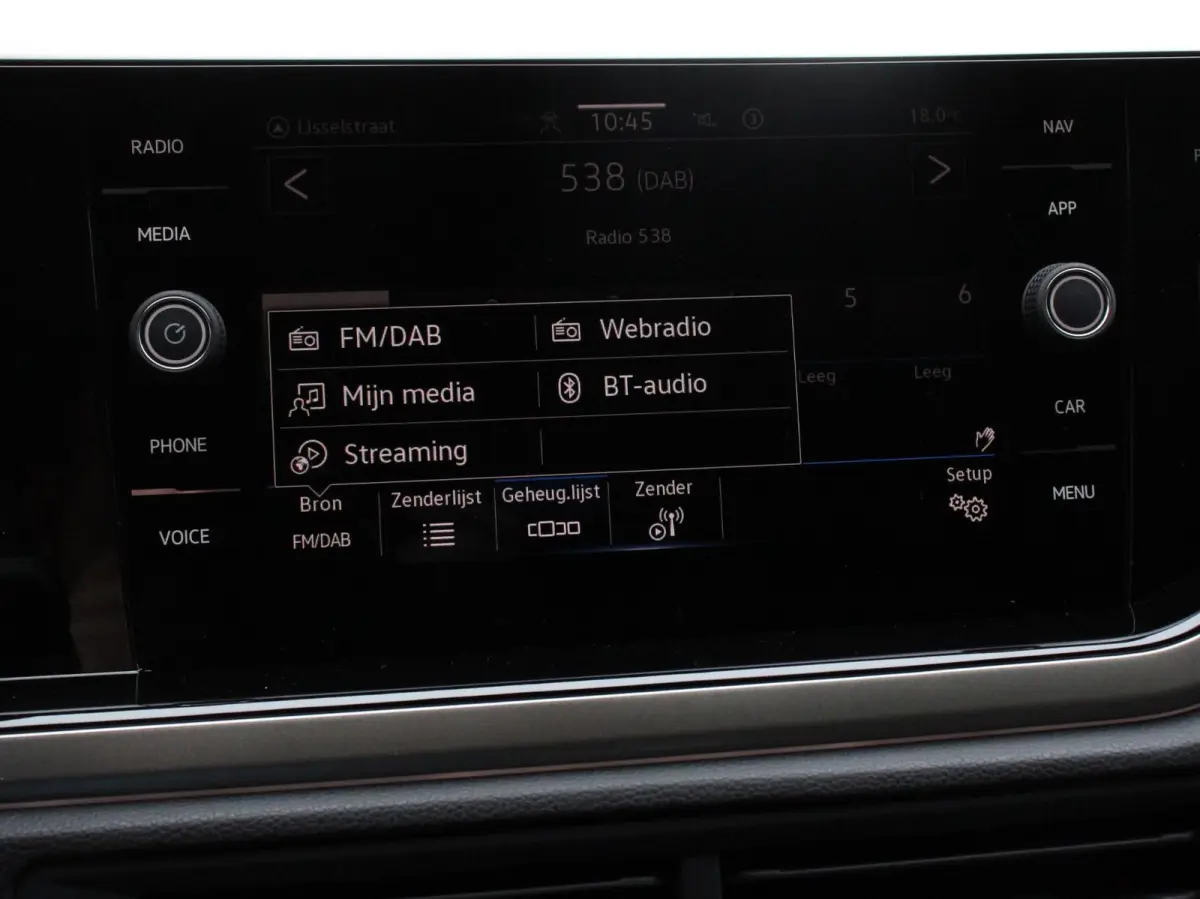 1.0 TSI Move Navigatie App Connect / Android Auto / Apple Carplay Climate Control Parkeer sensoren Lichtmetalen Velgen Dab Digitale Cockpit