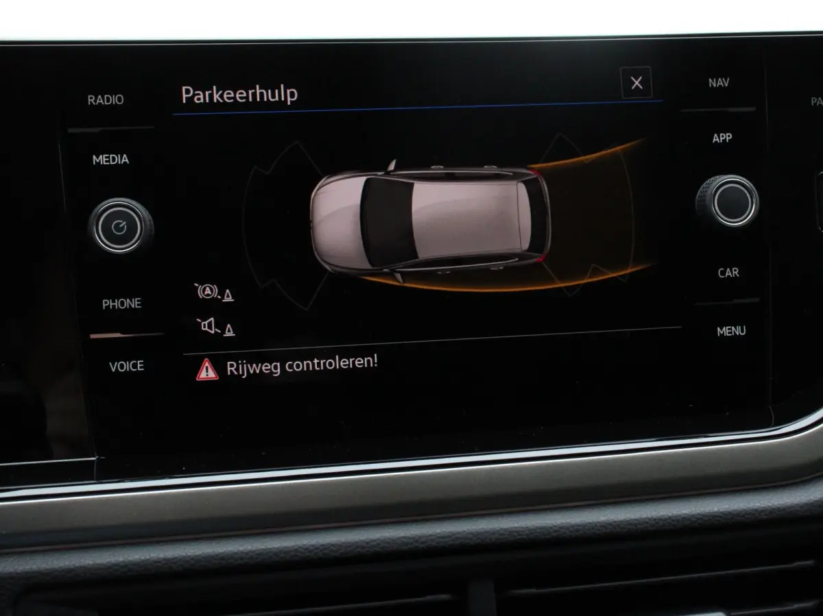 1.0 TSI Move Navigatie App Connect / Android Auto / Apple Carplay Climate Control Parkeer sensoren Lichtmetalen Velgen Dab Digitale Cockpit