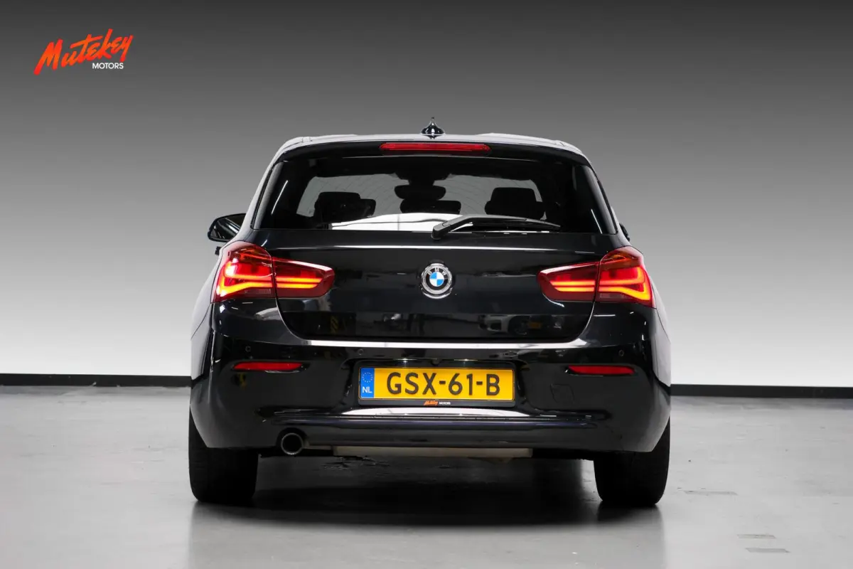 118i Edition Sport Line Shadow | Cognac