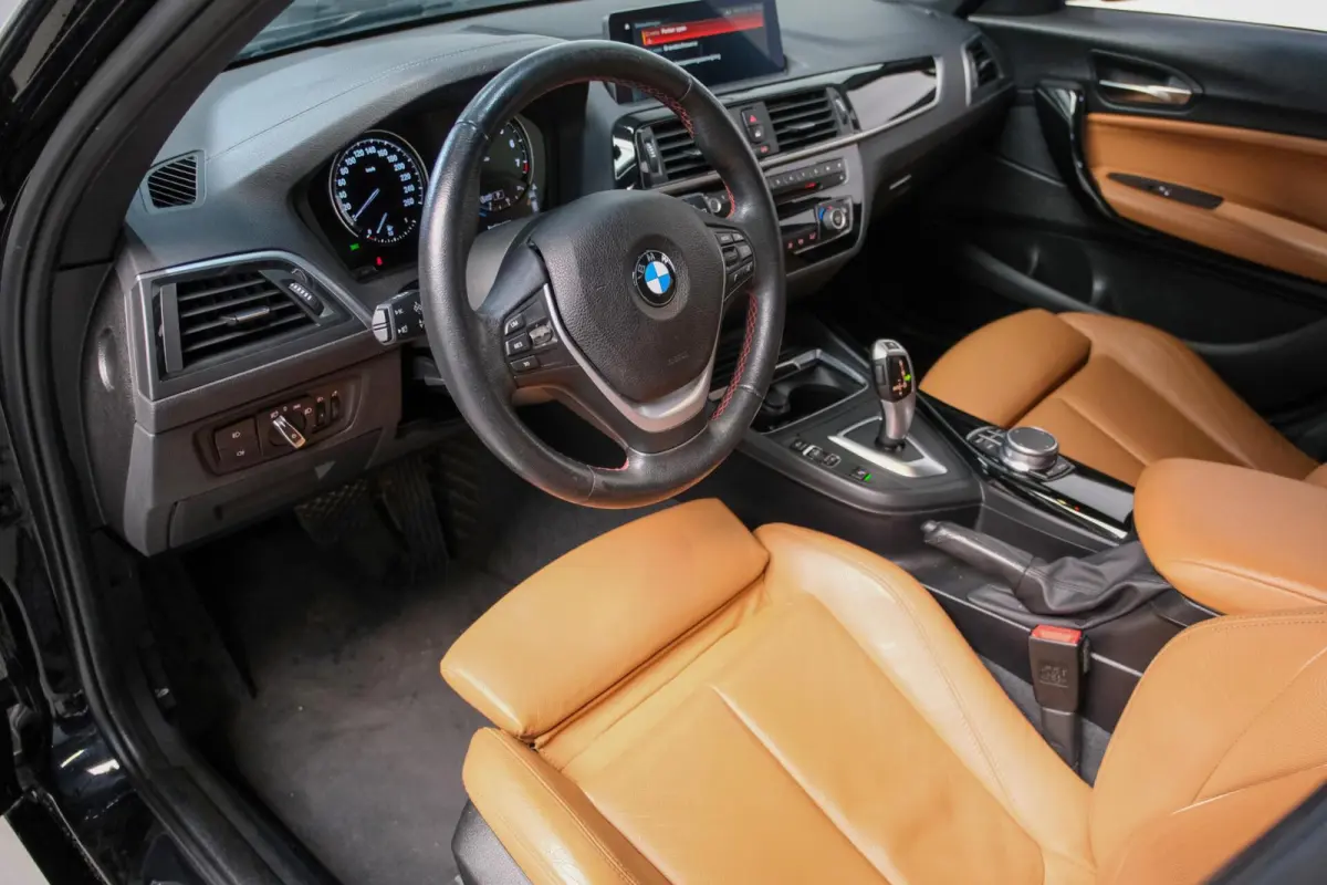 118i Edition Sport Line Shadow | Cognac