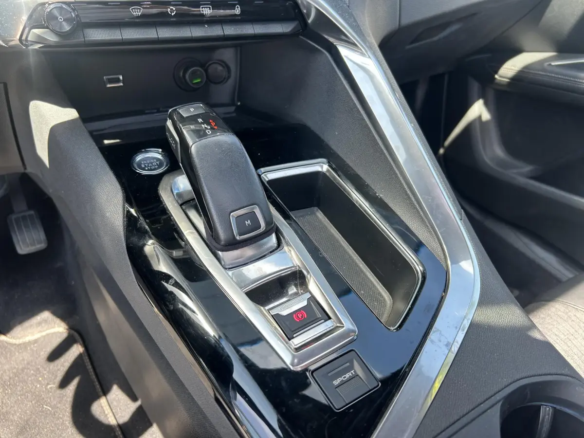1.2 PureTech GT-Line Avantage | Panoramisch schuifdak | Adaptieve Cruise Control | Camera | Apple Carplay/Android Auto