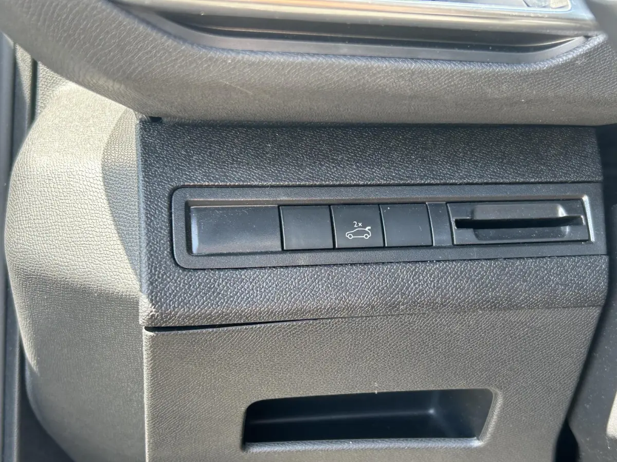 1.2 PureTech GT-Line Avantage | Panoramisch schuifdak | Adaptieve Cruise Control | Camera | Apple Carplay/Android Auto