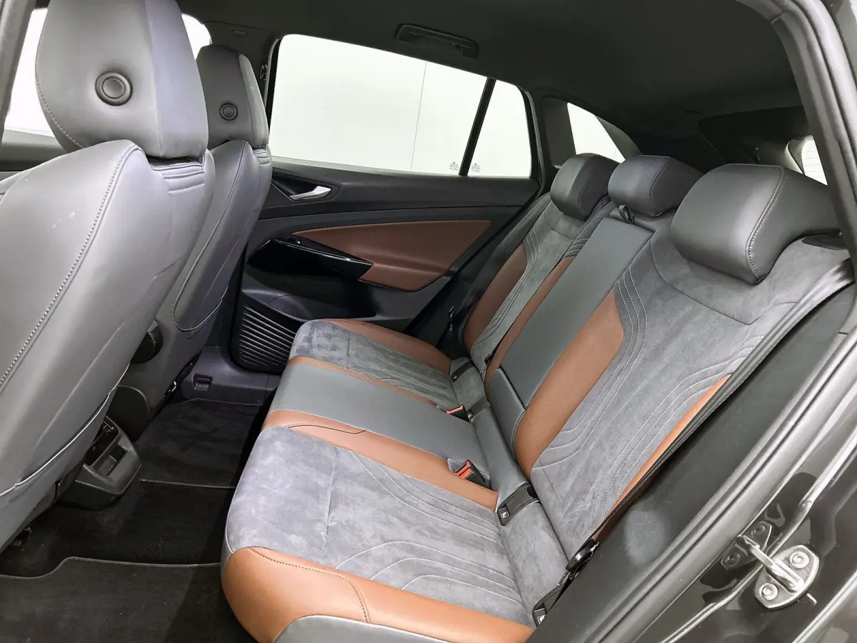 First 77 kWh | 204 PK | SoH...% | Appel Carplay / Android Auto | Parkeercamera | Stoelverwarming | Stuurverwarming | Adaptieve Cruise Control |