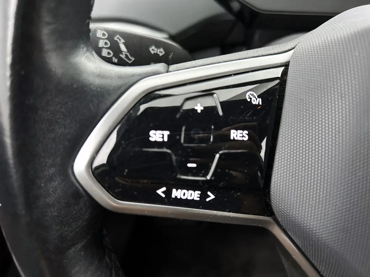 First 77 kWh | 204 PK | SoH...% | Appel Carplay / Android Auto | Parkeercamera | Stoelverwarming | Stuurverwarming | Adaptieve Cruise Control |