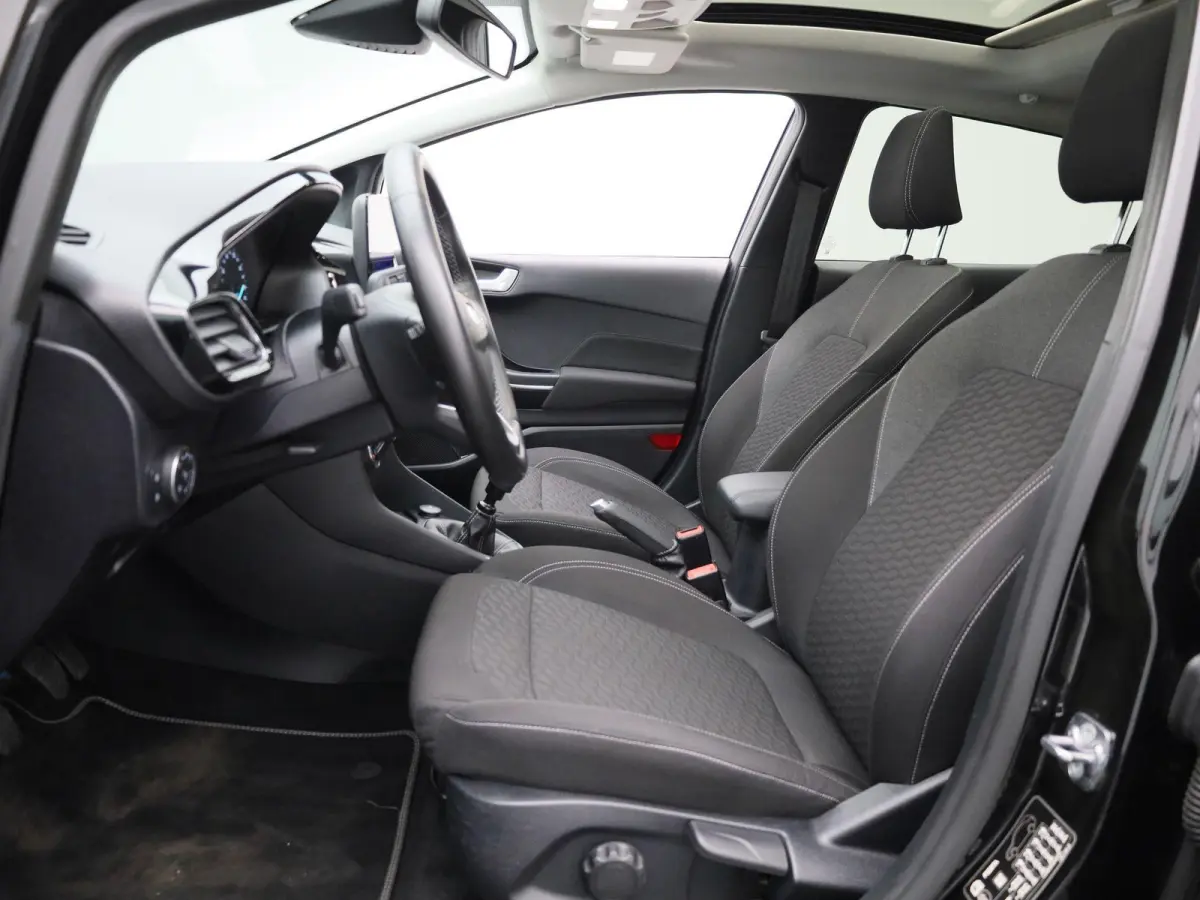 1.0 EcoBoost Hybrid Titanium X | Apple Carplay / Android Auto | Panoramadak | Achteruitrijcamera | Parkeersensoren |