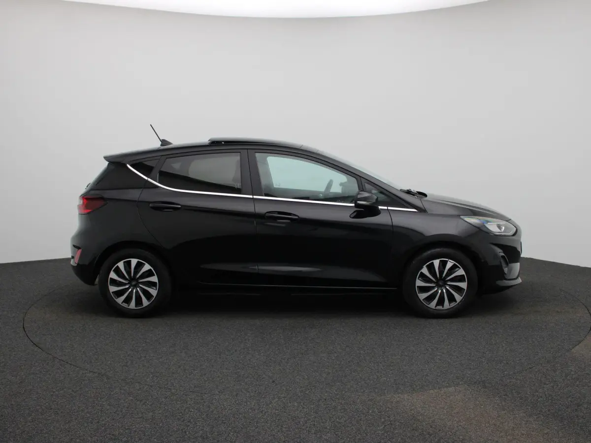 1.0 EcoBoost Hybrid Titanium X | Apple Carplay / Android Auto | Panoramadak | Achteruitrijcamera | Parkeersensoren |