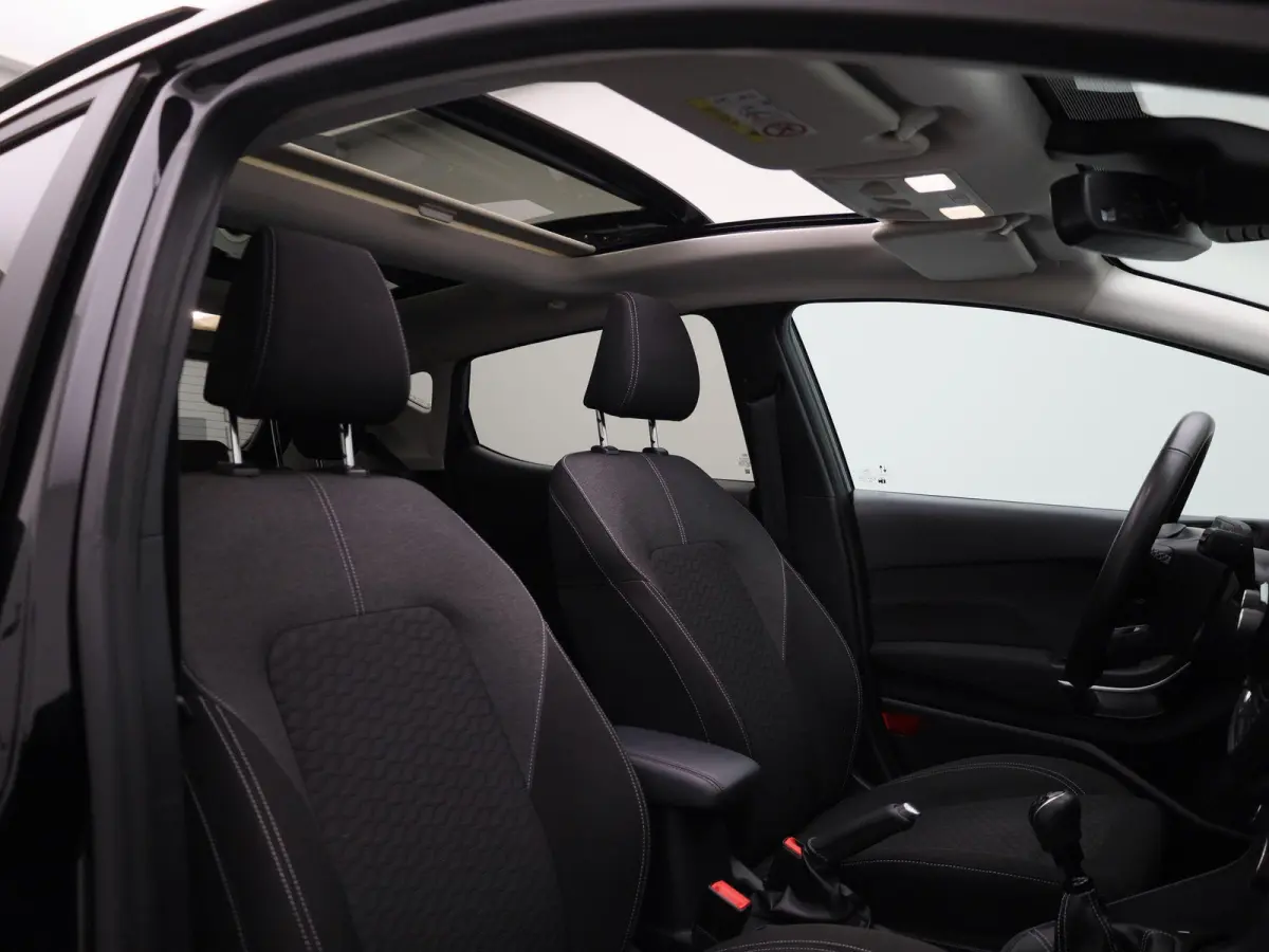 1.0 EcoBoost Hybrid Titanium X | Apple Carplay / Android Auto | Panoramadak | Achteruitrijcamera | Parkeersensoren |