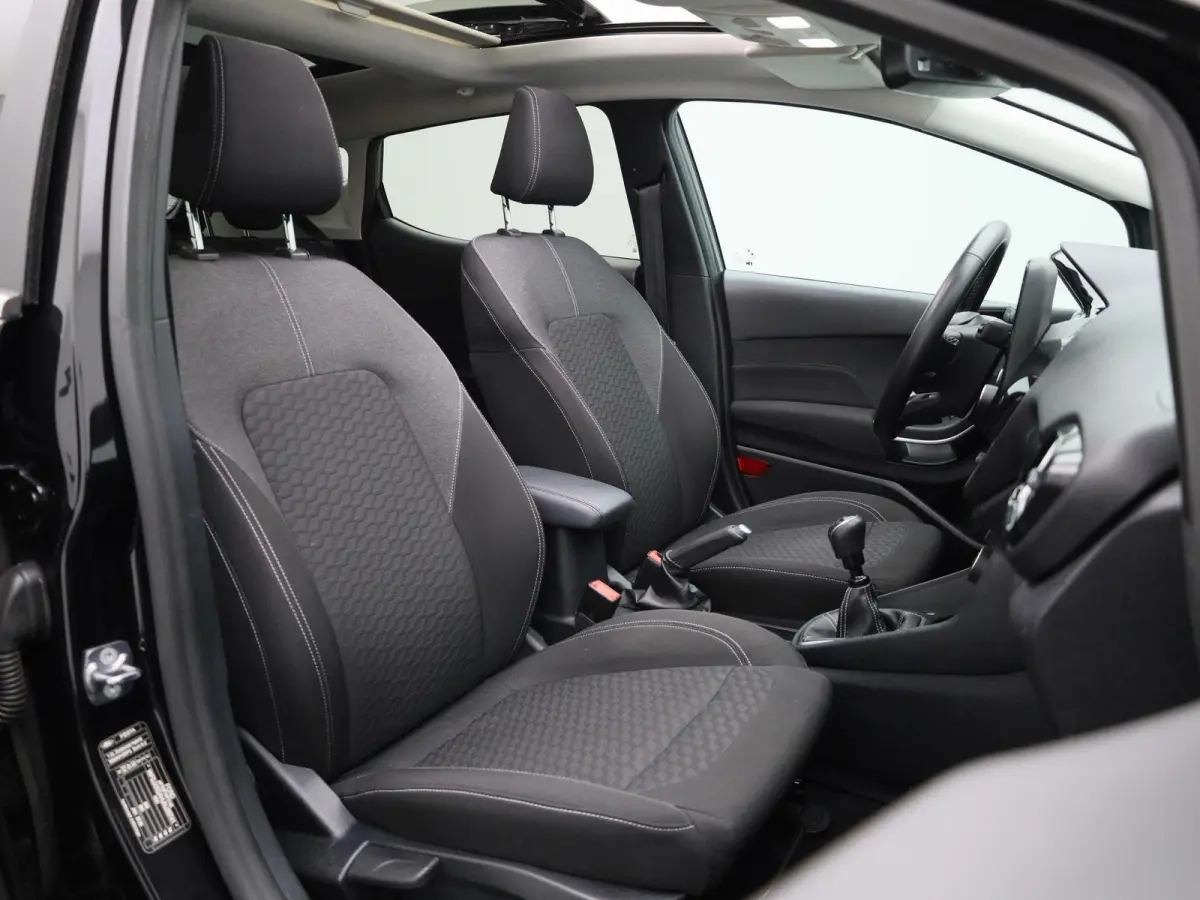 1.0 EcoBoost Hybrid Titanium X | Apple Carplay / Android Auto | Panoramadak | Achteruitrijcamera | Parkeersensoren |