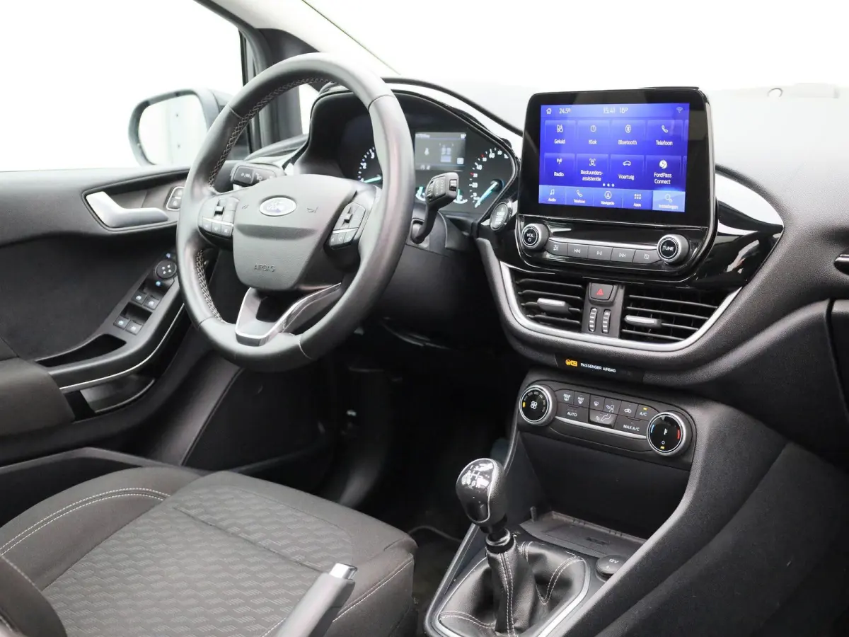 1.0 EcoBoost Hybrid Titanium X | Apple Carplay / Android Auto | Panoramadak | Achteruitrijcamera | Parkeersensoren |