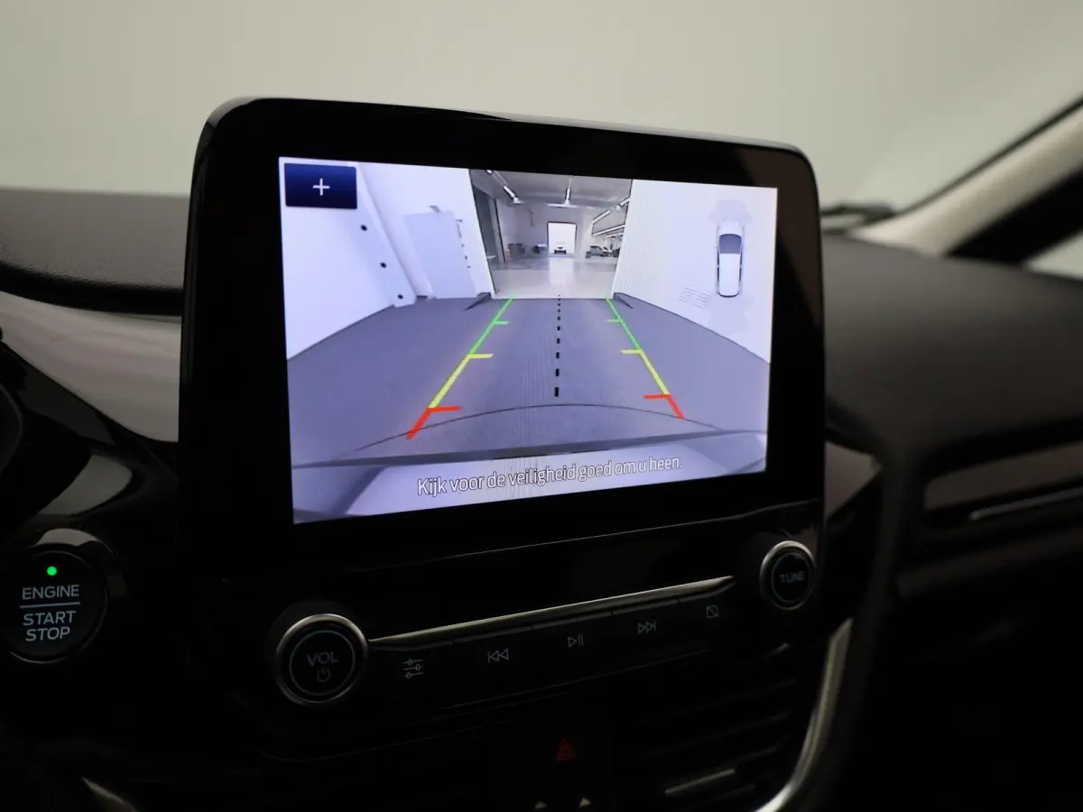 1.0 EcoBoost Hybrid Titanium X | Apple Carplay / Android Auto | Panoramadak | Achteruitrijcamera | Parkeersensoren |