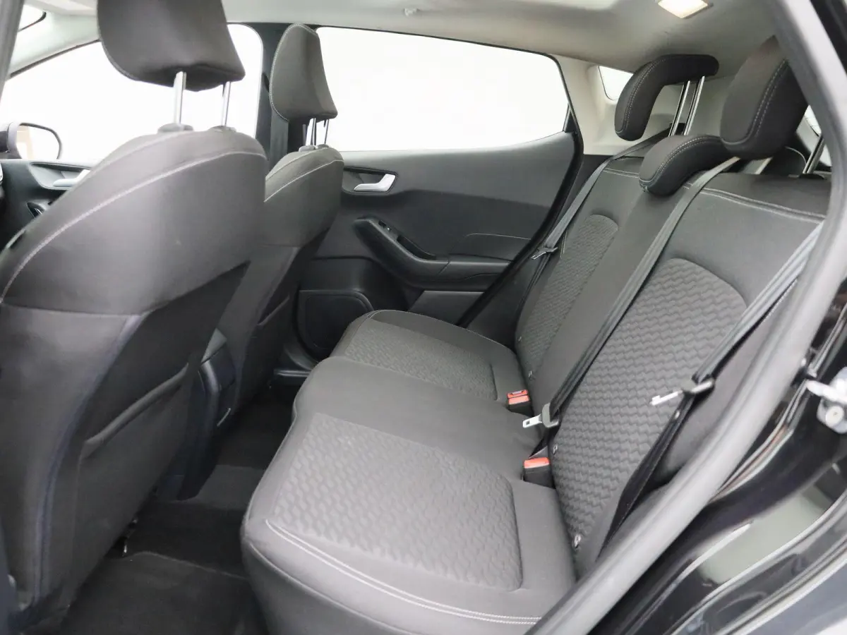 1.0 EcoBoost Hybrid Titanium X | Apple Carplay / Android Auto | Panoramadak | Achteruitrijcamera | Parkeersensoren |