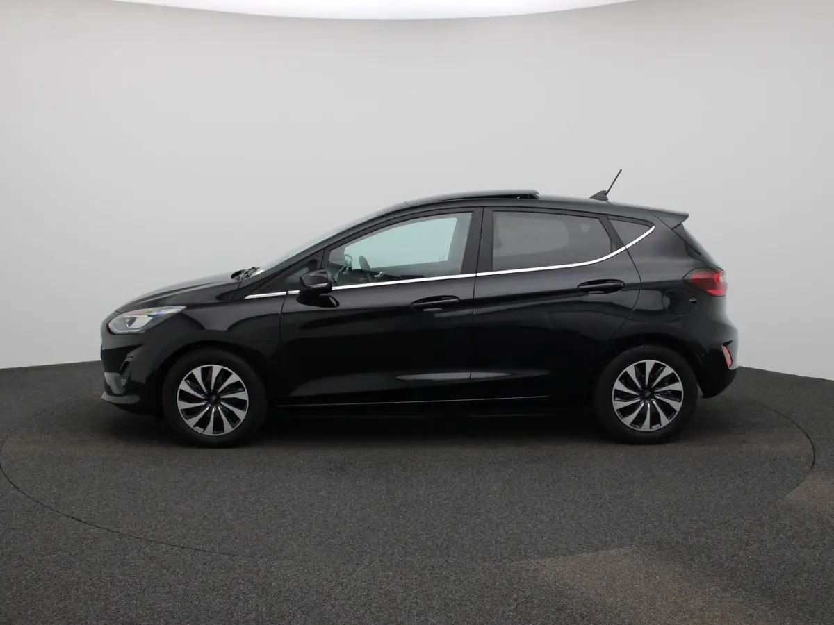 1.0 EcoBoost Hybrid Titanium X | Apple Carplay / Android Auto | Panoramadak | Achteruitrijcamera | Parkeersensoren |