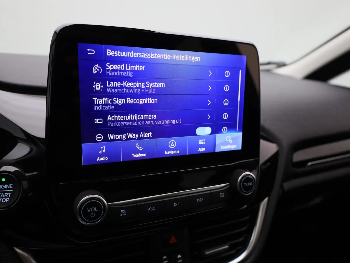 1.0 EcoBoost Hybrid Titanium X | Apple Carplay / Android Auto | Panoramadak | Achteruitrijcamera | Parkeersensoren |