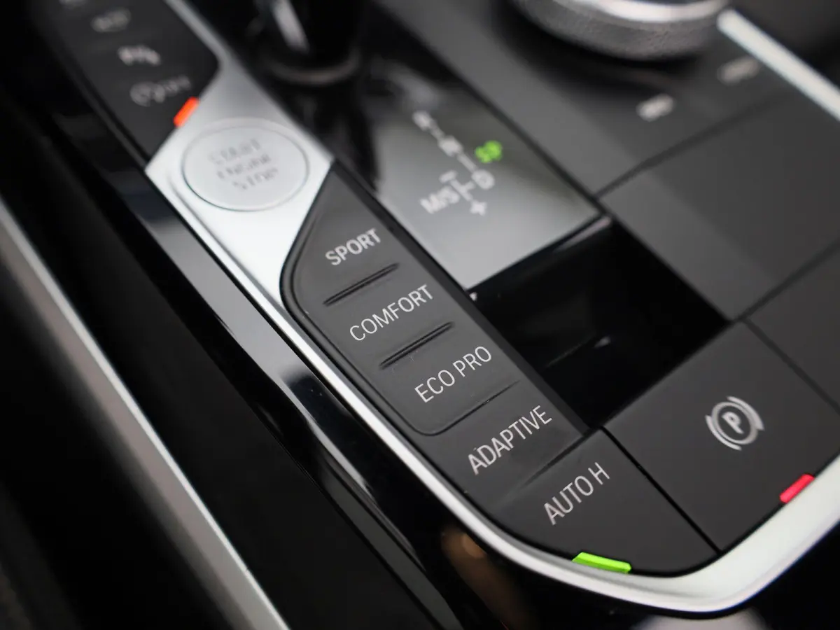 M340i xDrive High Executive | Apple Carplay / Android Auto | Panoramadak | Stuurverwarming | Stoelverwarming Voor en Achter | Harman Kardon | Head-up Display | Trekhaak |