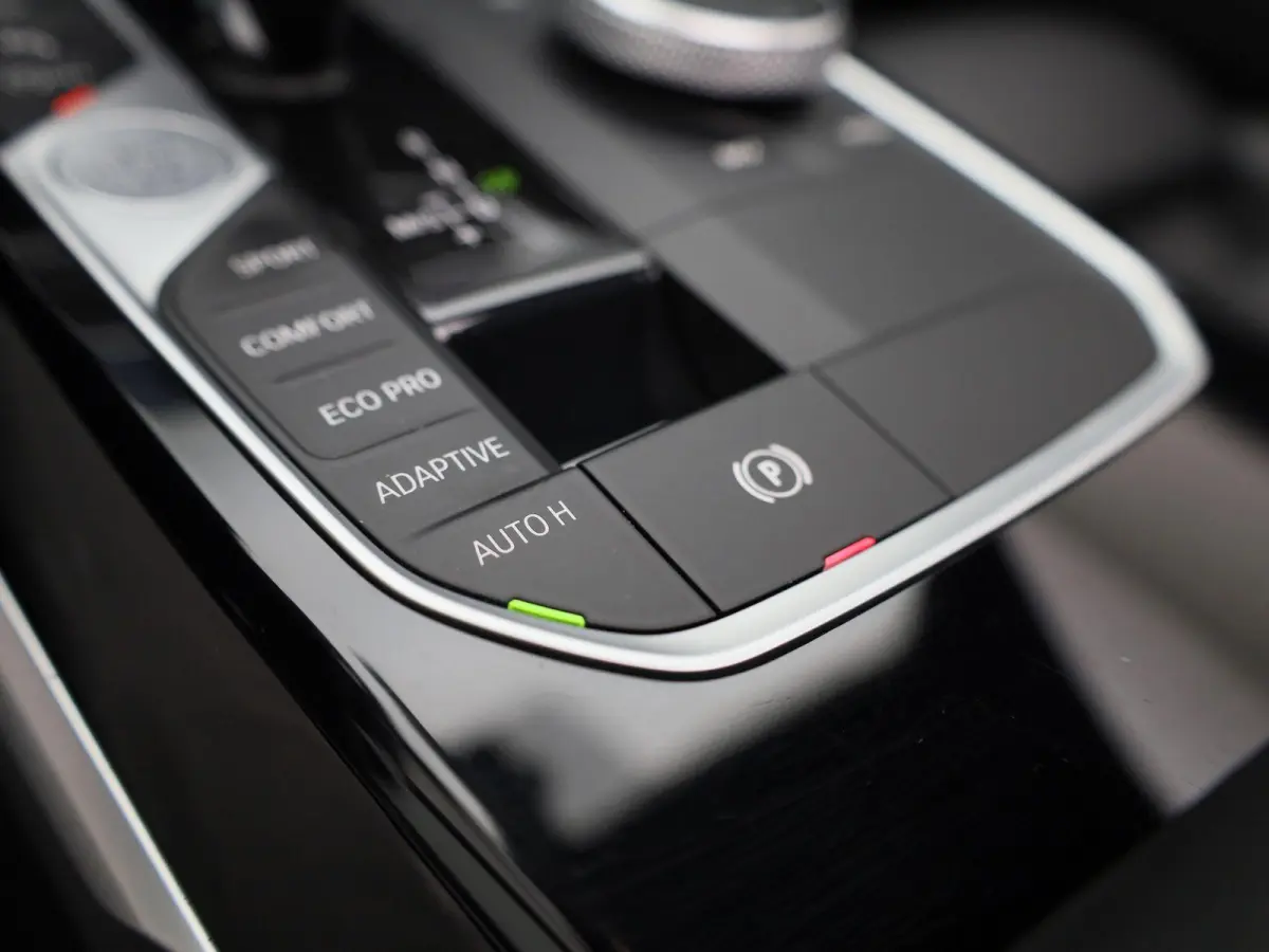 M340i xDrive High Executive | Apple Carplay / Android Auto | Panoramadak | Stuurverwarming | Stoelverwarming Voor en Achter | Harman Kardon | Head-up Display | Trekhaak |