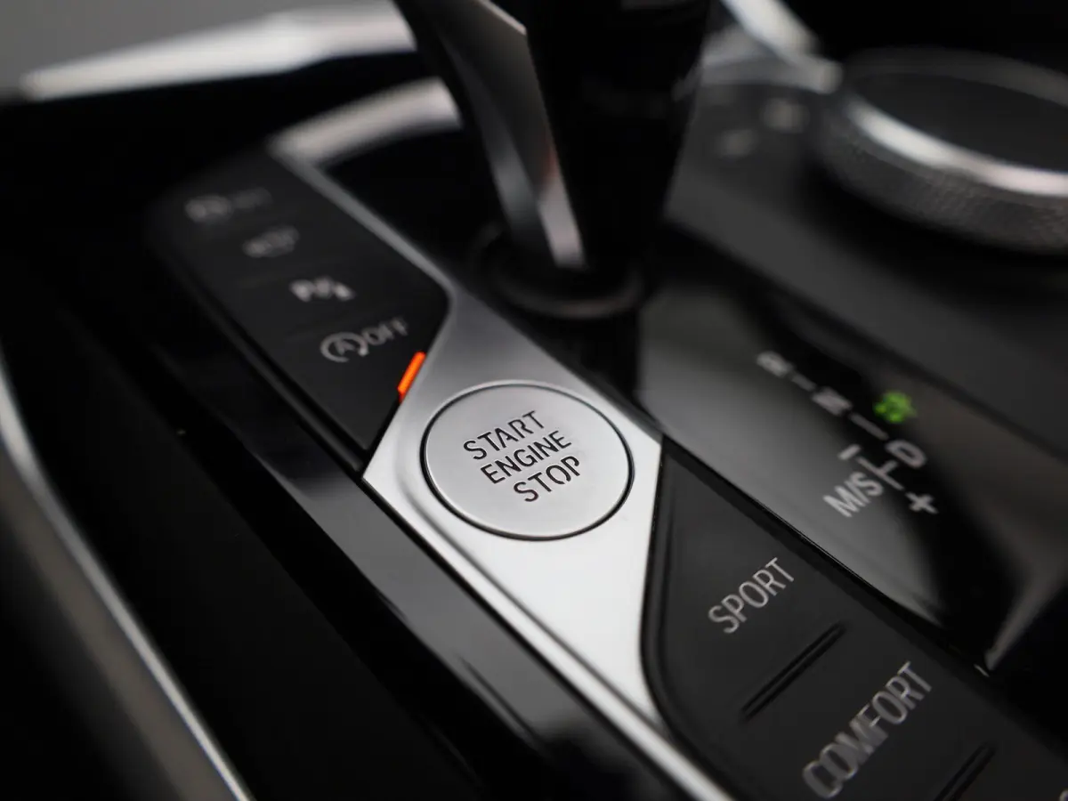 M340i xDrive High Executive | Apple Carplay / Android Auto | Panoramadak | Stuurverwarming | Stoelverwarming Voor en Achter | Harman Kardon | Head-up Display | Trekhaak |