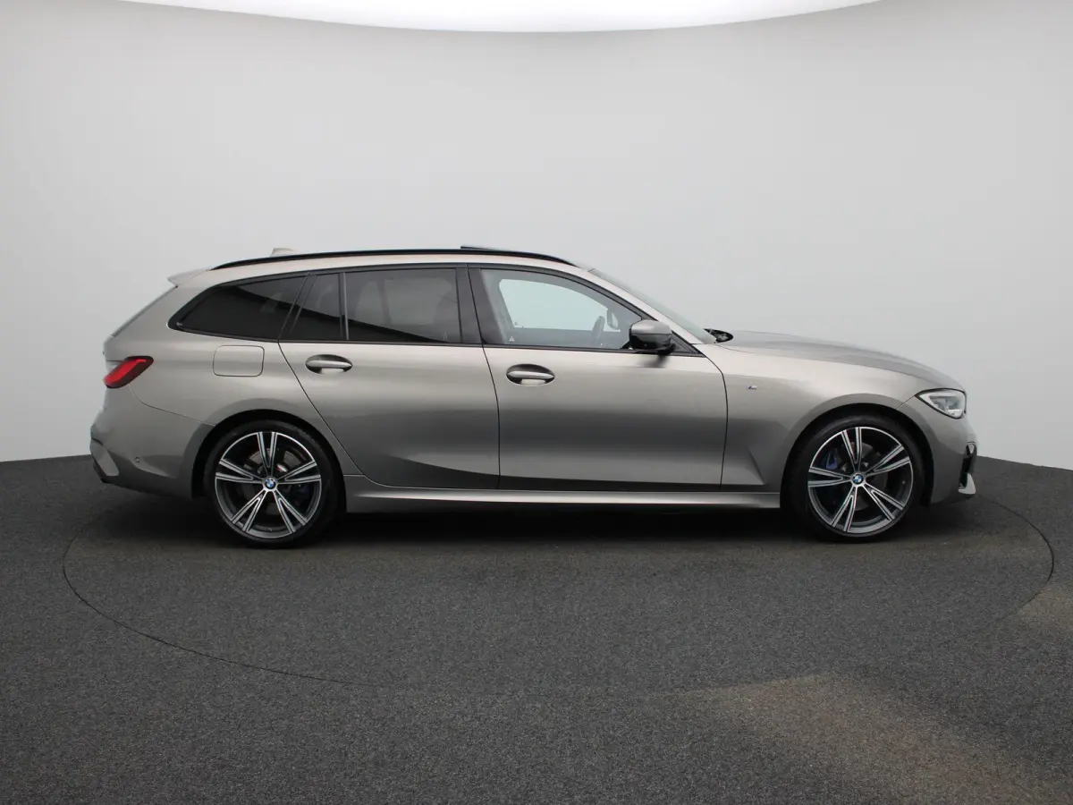 M340i xDrive High Executive | Apple Carplay / Android Auto | Panoramadak | Stuurverwarming | Stoelverwarming Voor en Achter | Harman Kardon | Head-up Display | Trekhaak |