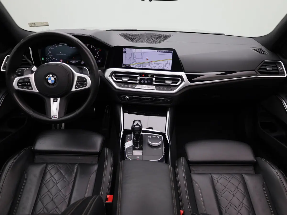 M340i xDrive High Executive | Apple Carplay / Android Auto | Panoramadak | Stuurverwarming | Stoelverwarming Voor en Achter | Harman Kardon | Head-up Display | Trekhaak |