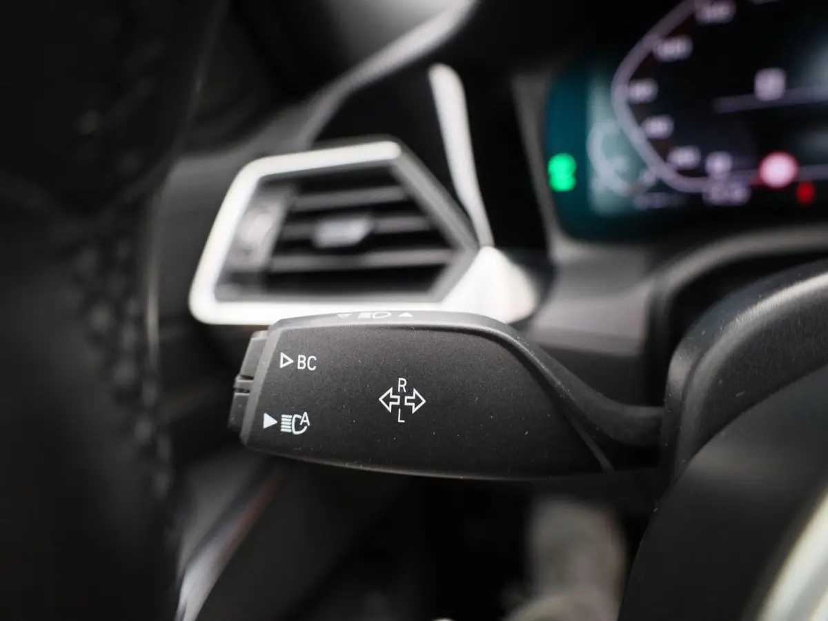 M340i xDrive High Executive | Apple Carplay / Android Auto | Panoramadak | Stuurverwarming | Stoelverwarming Voor en Achter | Harman Kardon | Head-up Display | Trekhaak |