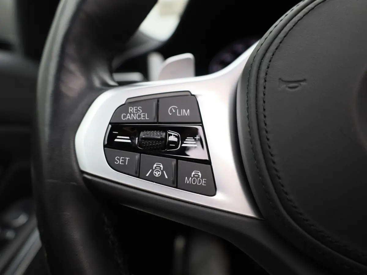 M340i xDrive High Executive | Apple Carplay / Android Auto | Panoramadak | Stuurverwarming | Stoelverwarming Voor en Achter | Harman Kardon | Head-up Display | Trekhaak |