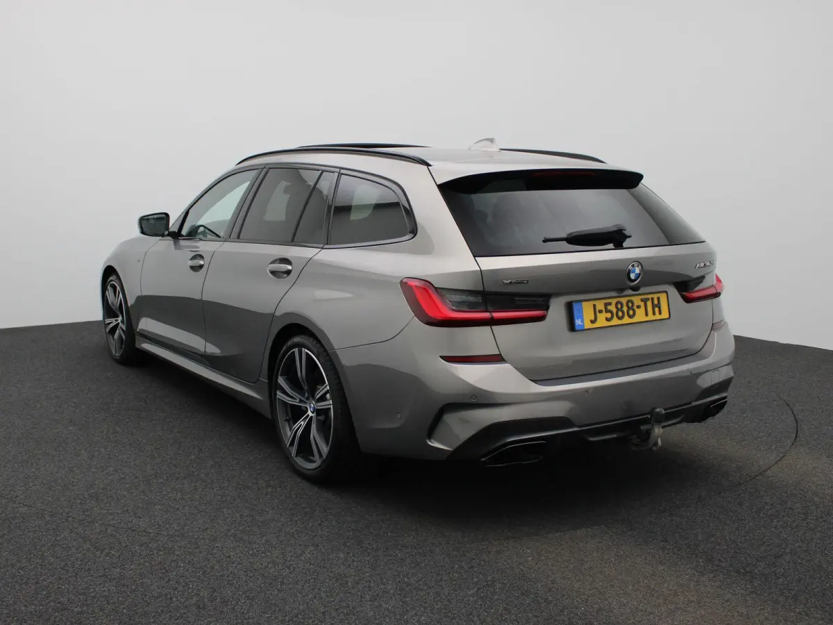 M340i xDrive High Executive | Apple Carplay / Android Auto | Panoramadak | Stuurverwarming | Stoelverwarming Voor en Achter | Harman Kardon | Head-up Display | Trekhaak |