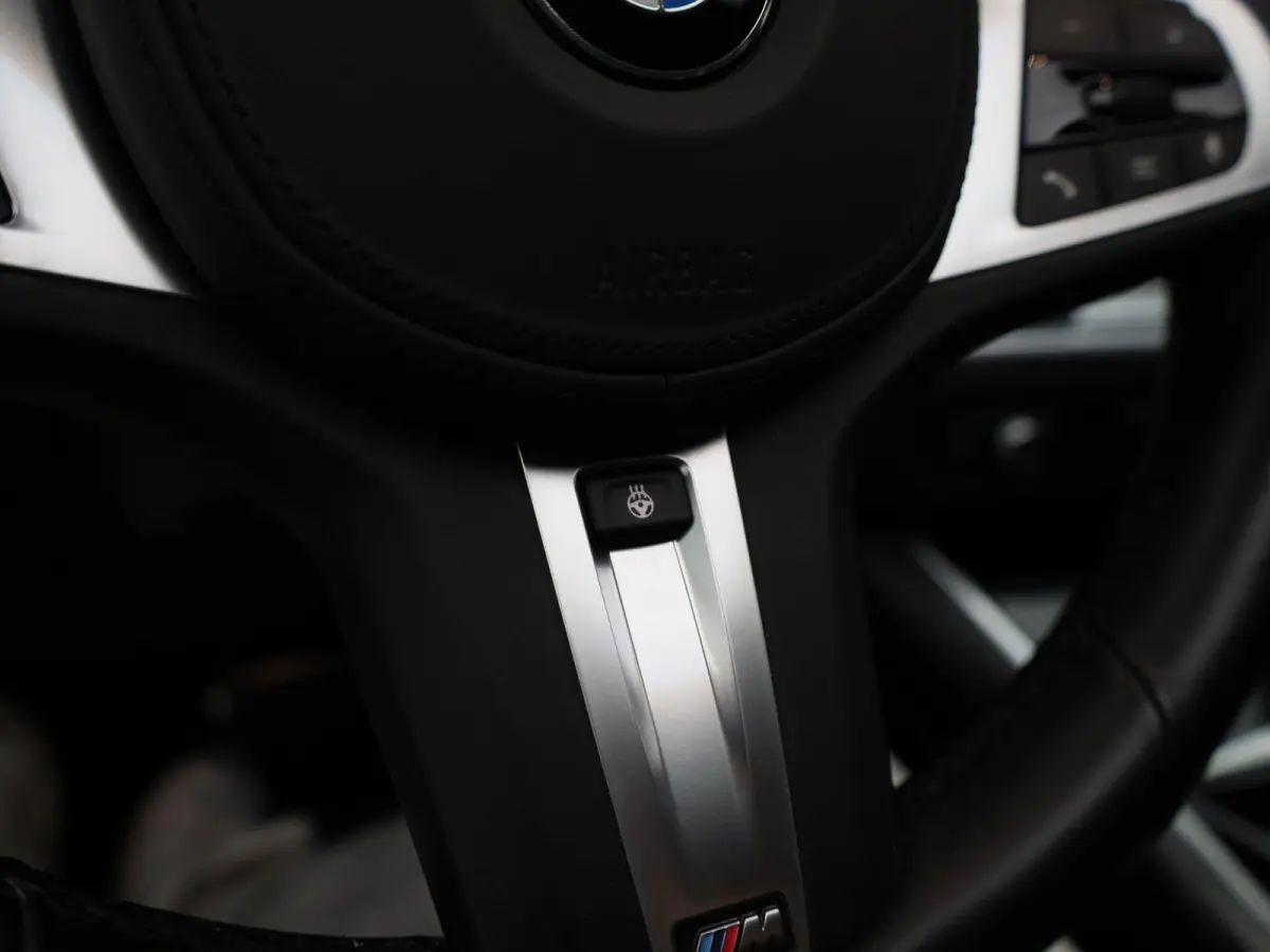 M340i xDrive High Executive | Apple Carplay / Android Auto | Panoramadak | Stuurverwarming | Stoelverwarming Voor en Achter | Harman Kardon | Head-up Display | Trekhaak |