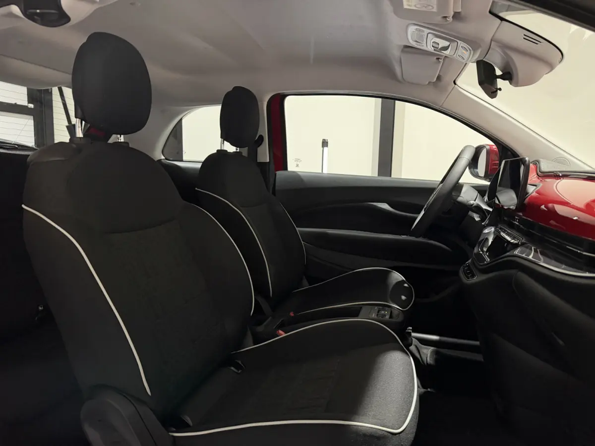 3+1 42 kWh | Apple CarPlay - Android Auto | Stoelen verwarmd | Dodehoek detectie