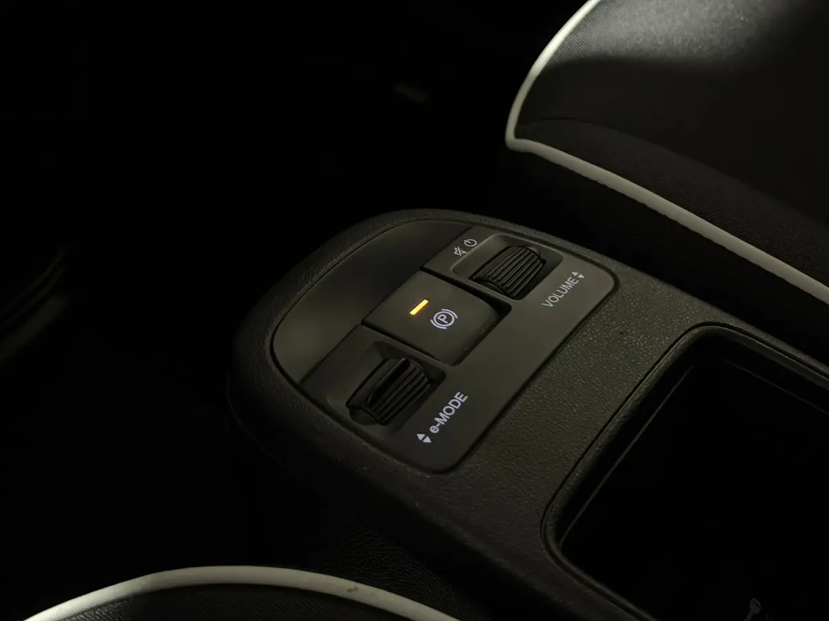 3+1 42 kWh | Apple CarPlay - Android Auto | Stoelen verwarmd | Dodehoek detectie