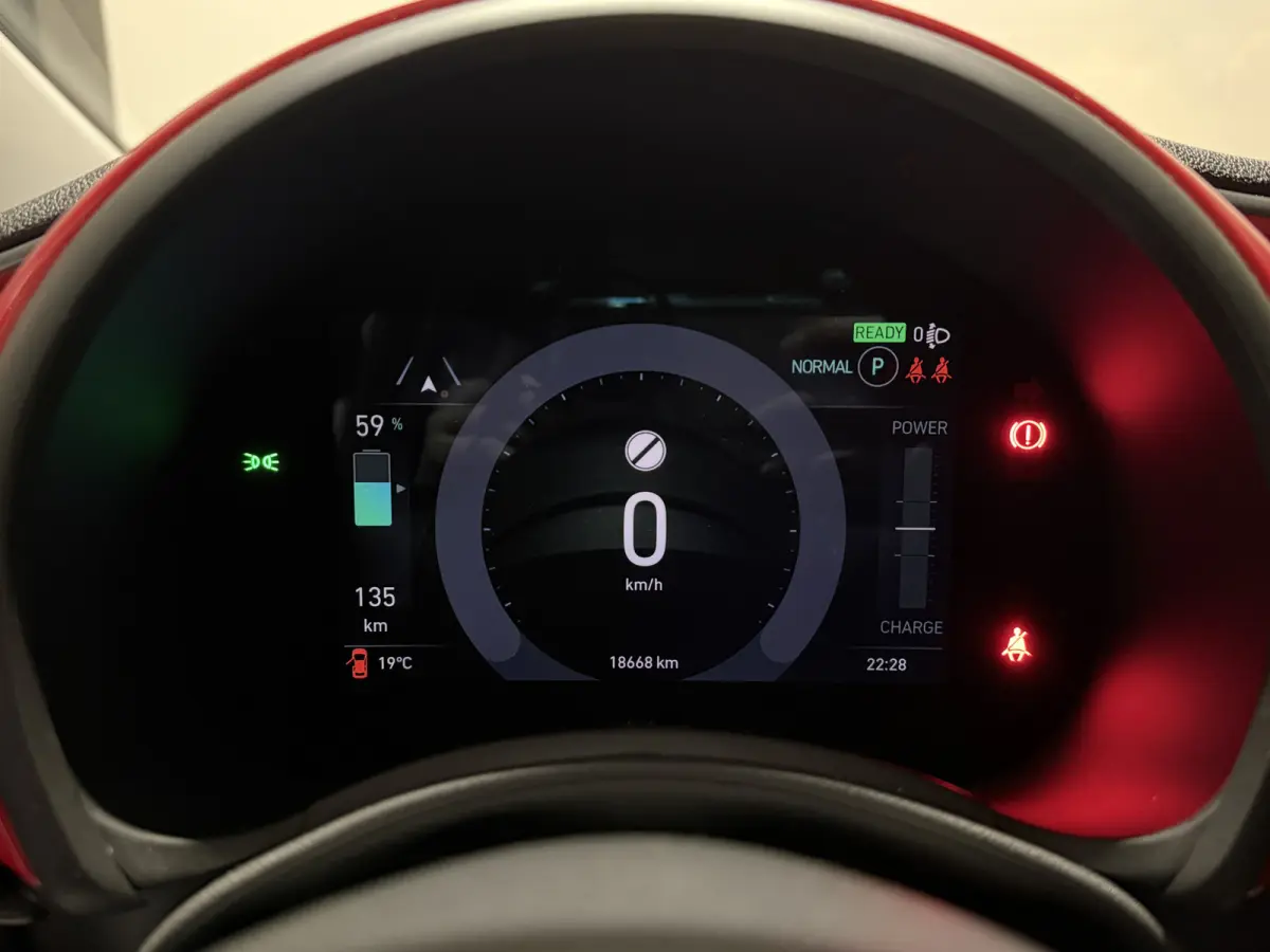 3+1 42 kWh | Apple CarPlay - Android Auto | Stoelen verwarmd | Dodehoek detectie