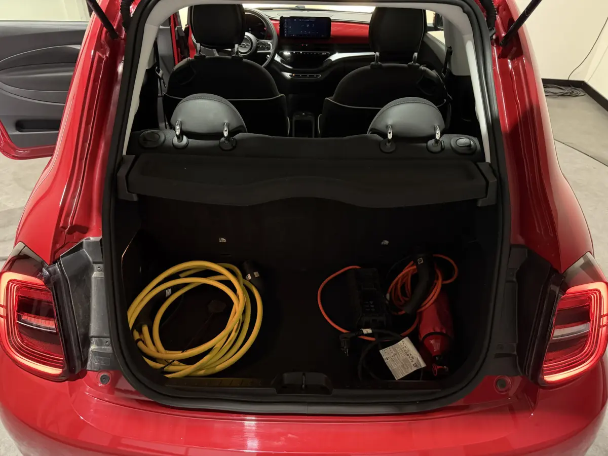 3+1 42 kWh | Apple CarPlay - Android Auto | Stoelen verwarmd | Dodehoek detectie