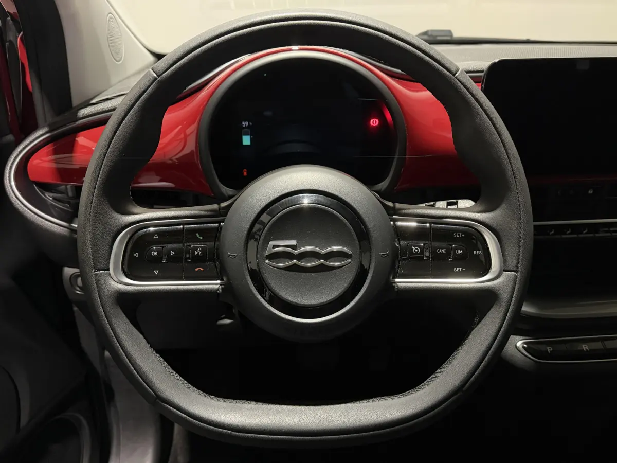 3+1 42 kWh | Apple CarPlay - Android Auto | Stoelen verwarmd | Dodehoek detectie