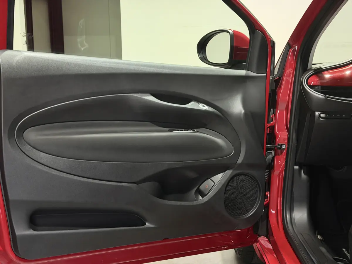3+1 42 kWh | Apple CarPlay - Android Auto | Stoelen verwarmd | Dodehoek detectie