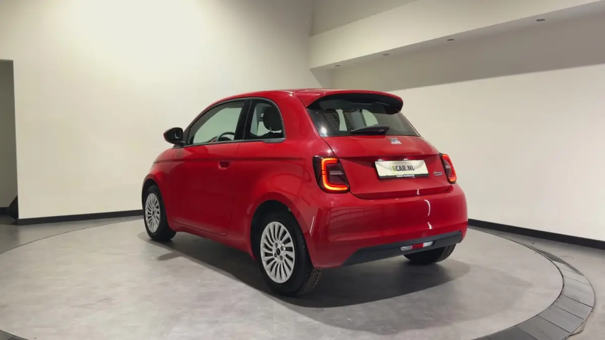 3+1 42 kWh | Apple CarPlay - Android Auto | Stoelen verwarmd | Dodehoek detectie