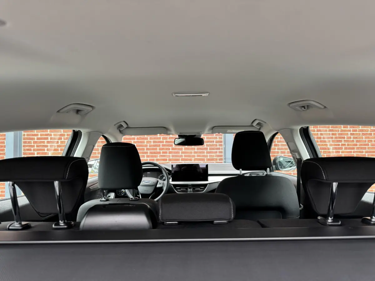 1.0 EcoBoost Hybrid Titanium | Stuur, Stoel en Voorruitverwarming | Cruise Control adaptief | Carplay/Andriod/Navi |