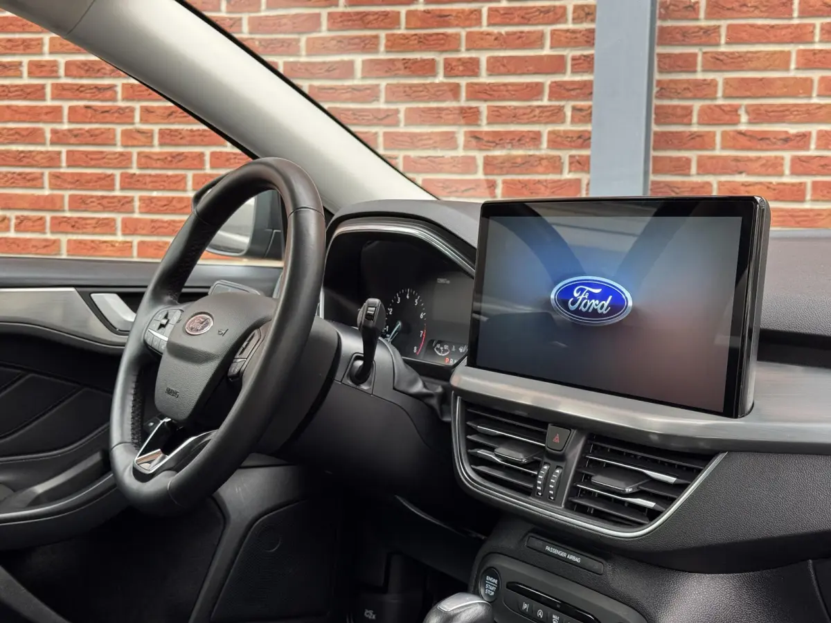1.0 EcoBoost Hybrid Titanium | Stuur, Stoel en Voorruitverwarming | Cruise Control adaptief | Carplay/Andriod/Navi |