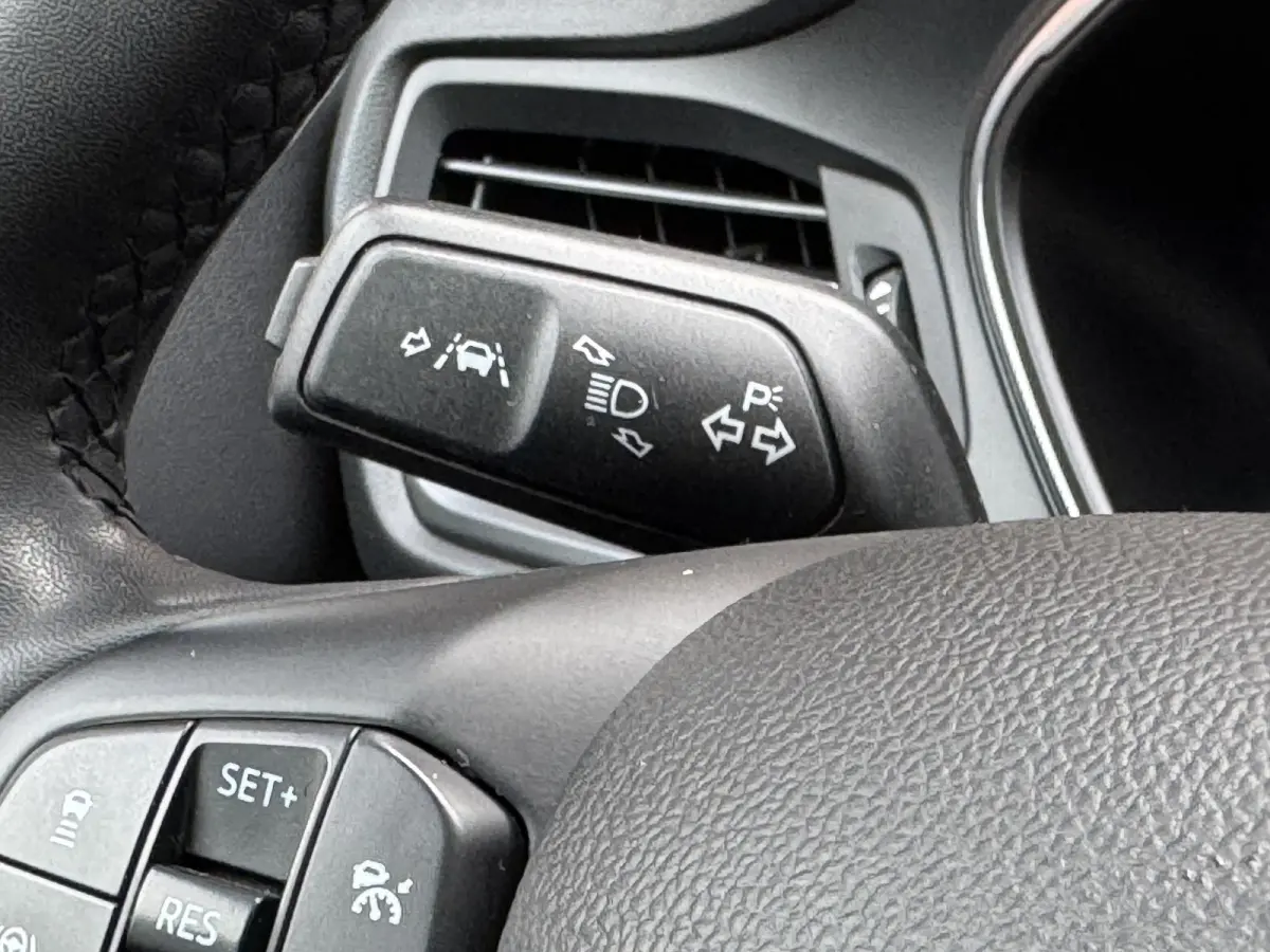 1.0 EcoBoost Hybrid Titanium | Stuur, Stoel en Voorruitverwarming | Cruise Control adaptief | Carplay/Andriod/Navi |