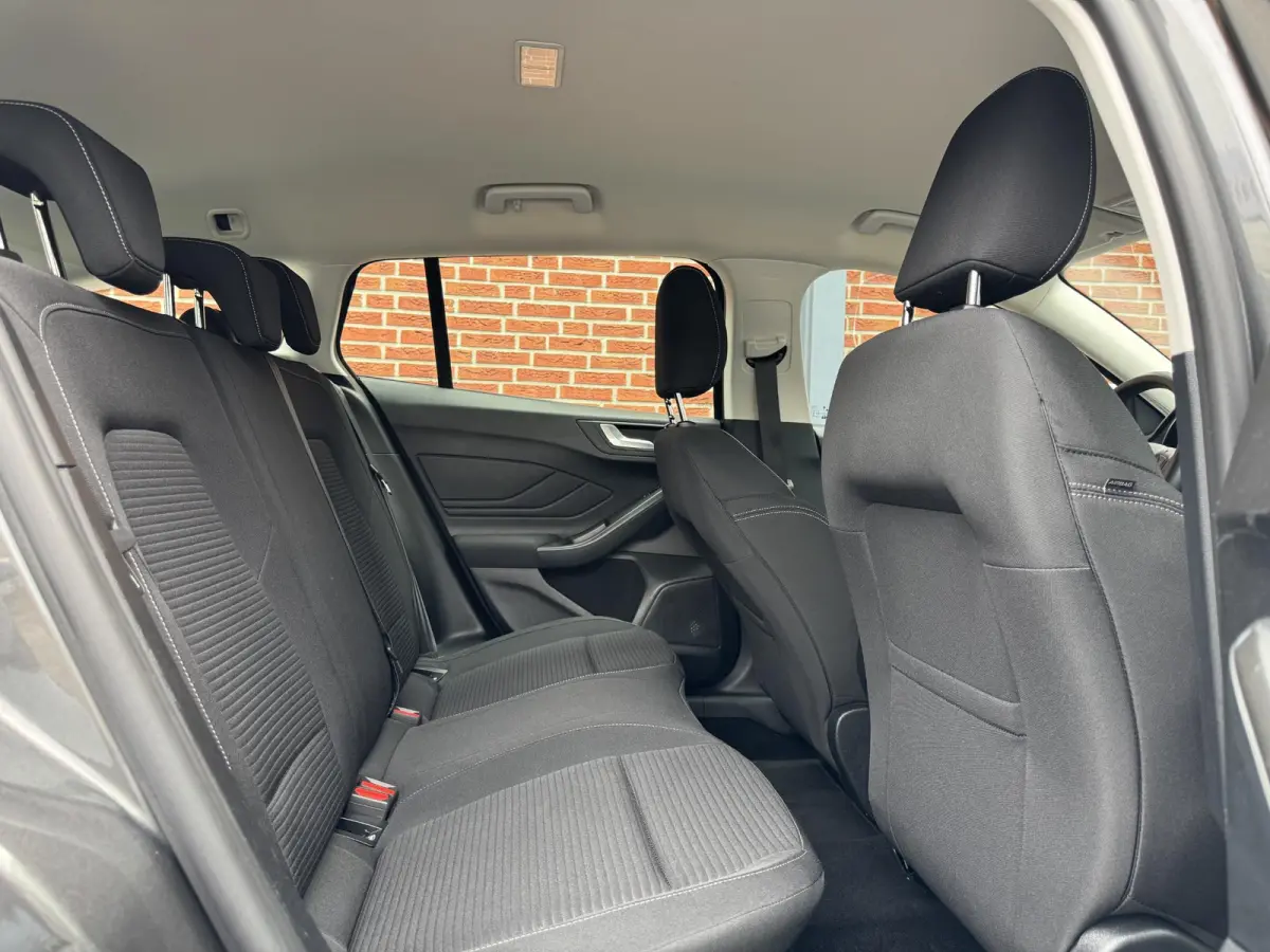 1.0 EcoBoost Hybrid Titanium | Stuur, Stoel en Voorruitverwarming | Cruise Control adaptief | Carplay/Andriod/Navi |