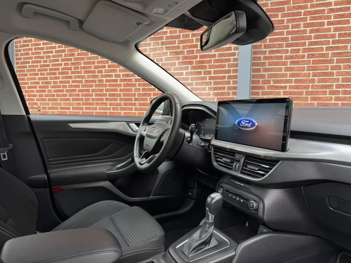 1.0 EcoBoost Hybrid Titanium | Stuur, Stoel en Voorruitverwarming | Cruise Control adaptief | Carplay/Andriod/Navi |